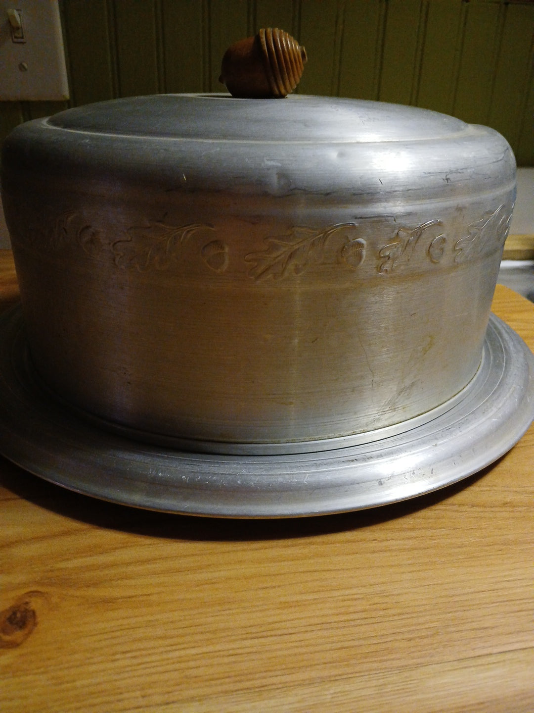 Vintage Aluminum Cake Saver with Acorn Knob /handle - Acorn Design.