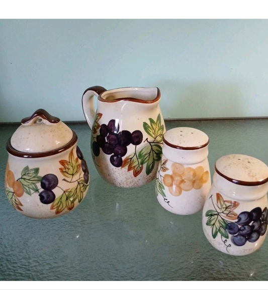 Grapevine Design Condiment Set