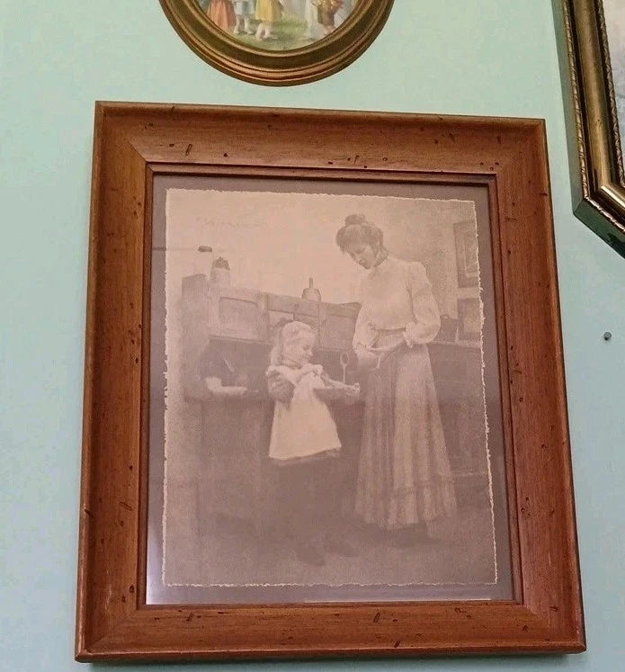Vntg Photo R. Hendrickson Signed (Mother Daughter in the Kitchen)