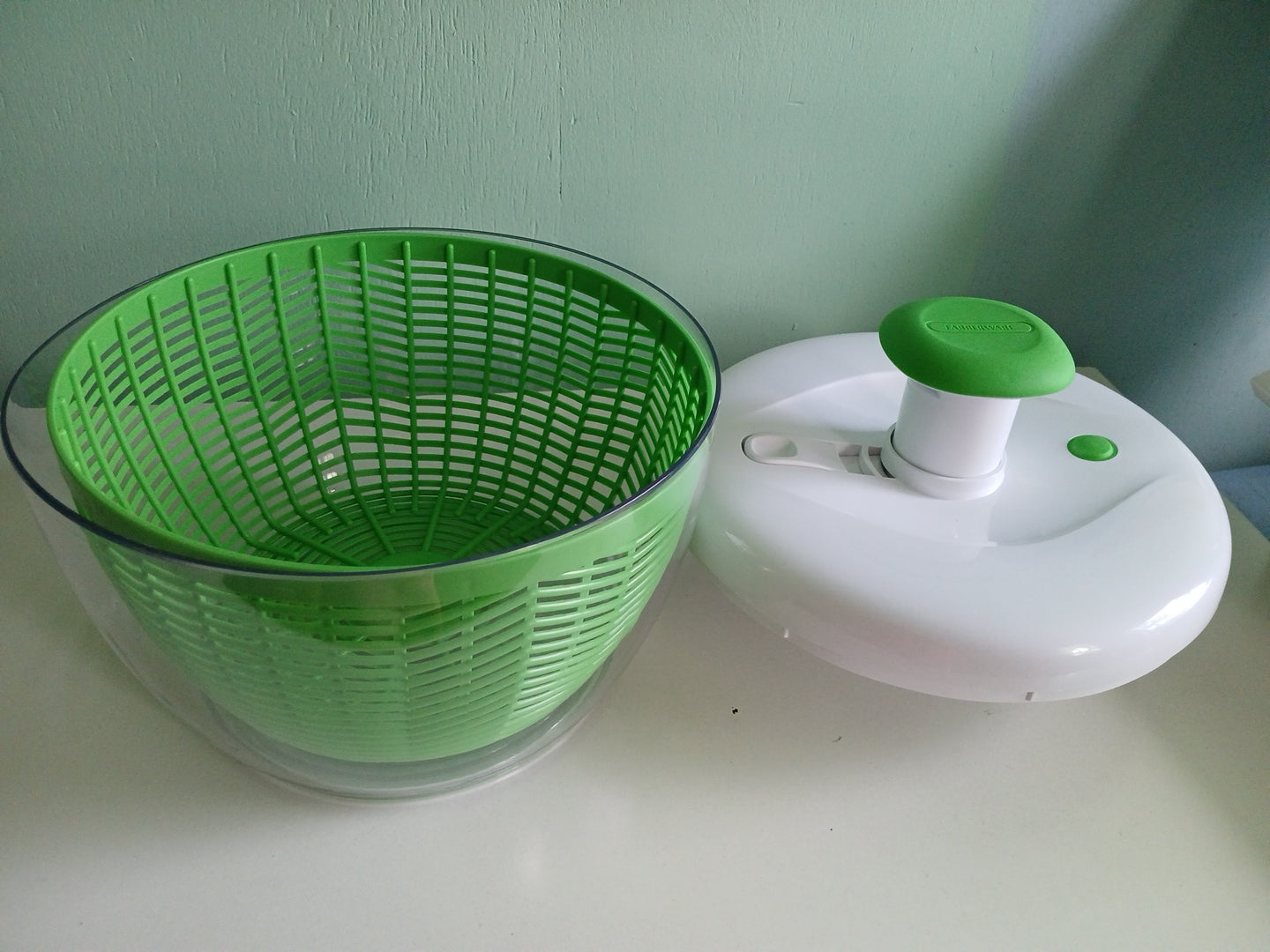 Farberware Salad Spinner 6.65qt Pump-Activated Bowl