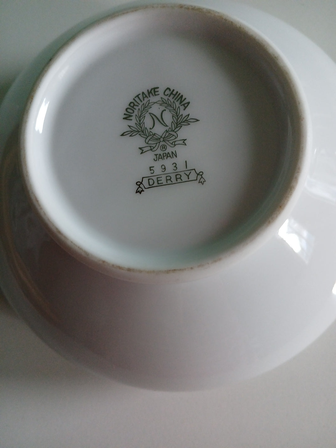 Noritake China  (Derry 5931) Sugar Bowl & Lid White with Silver Trim