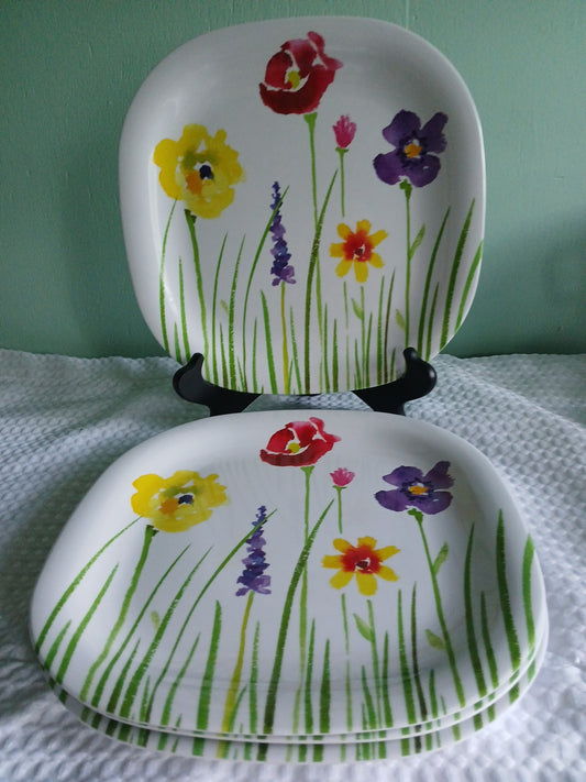 4 Square Hard Plastic Plates 11" - Floral Pansies & Daisies Design