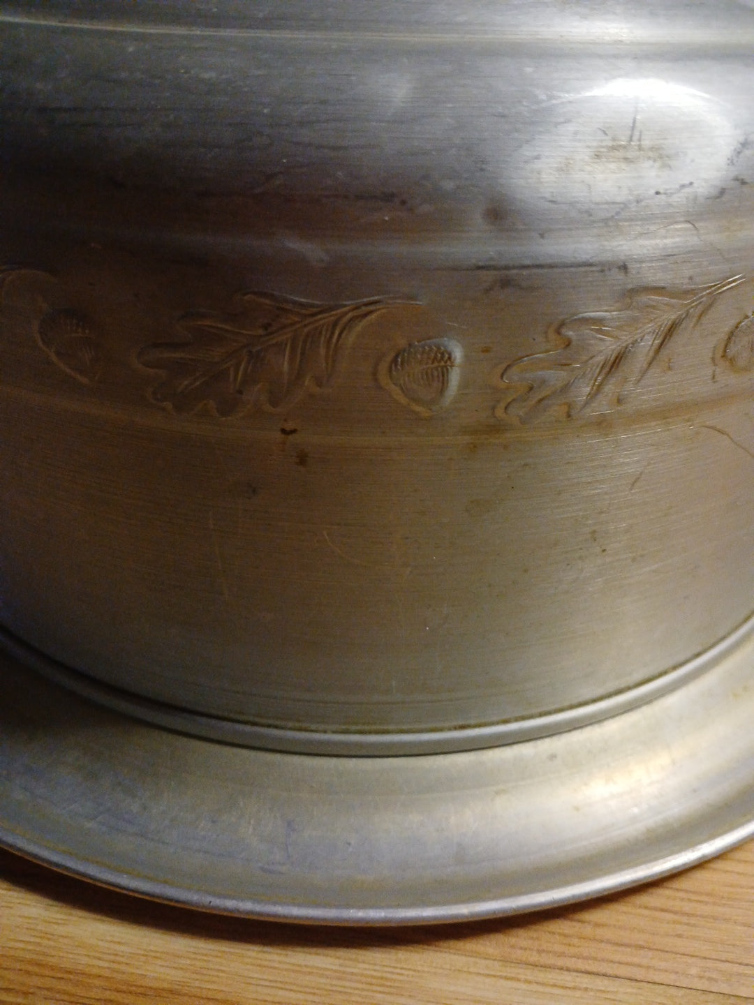 Vintage Aluminum Cake Saver with Acorn Knob /handle - Acorn Design.