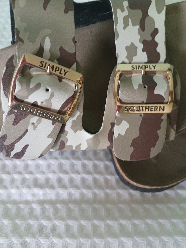 Simply Southern Double Buckle Cork Sandals Sz 9 Camouflage Open Toe